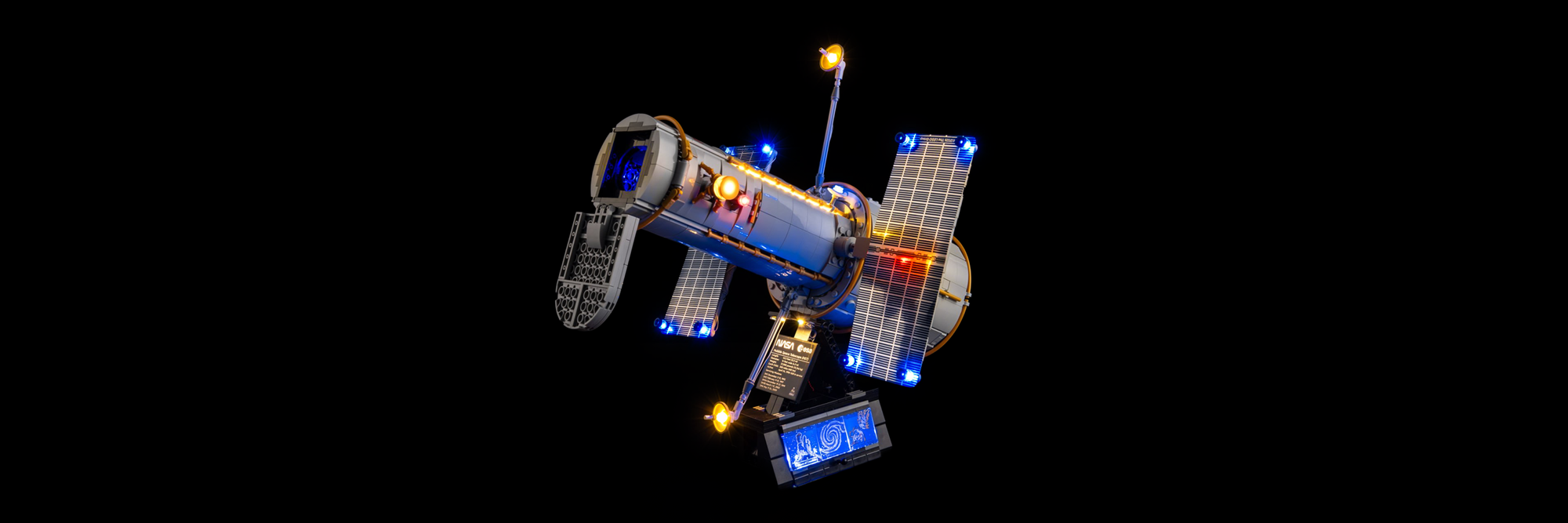 LEGO® Hubble Space Telescope 11382 unlit, before the Game of Bricks light kit is installed