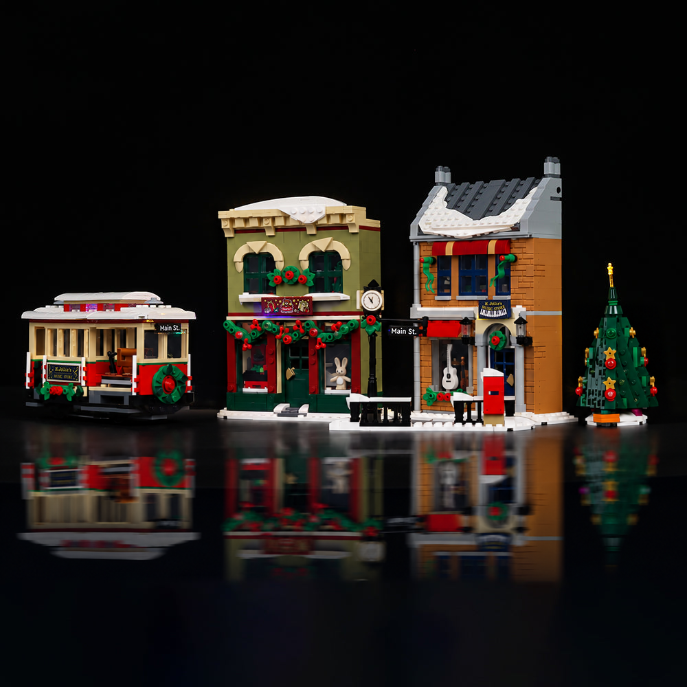LEGO® Holiday Main Street 10308 with Game of Bricks Lights switched off, matching the main product photograph.