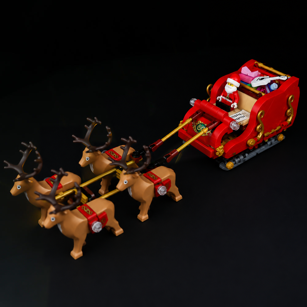 LEGO® Santa’s Sleigh 40499 with Game of Bricks Lights switched off, matching the main product photograph.