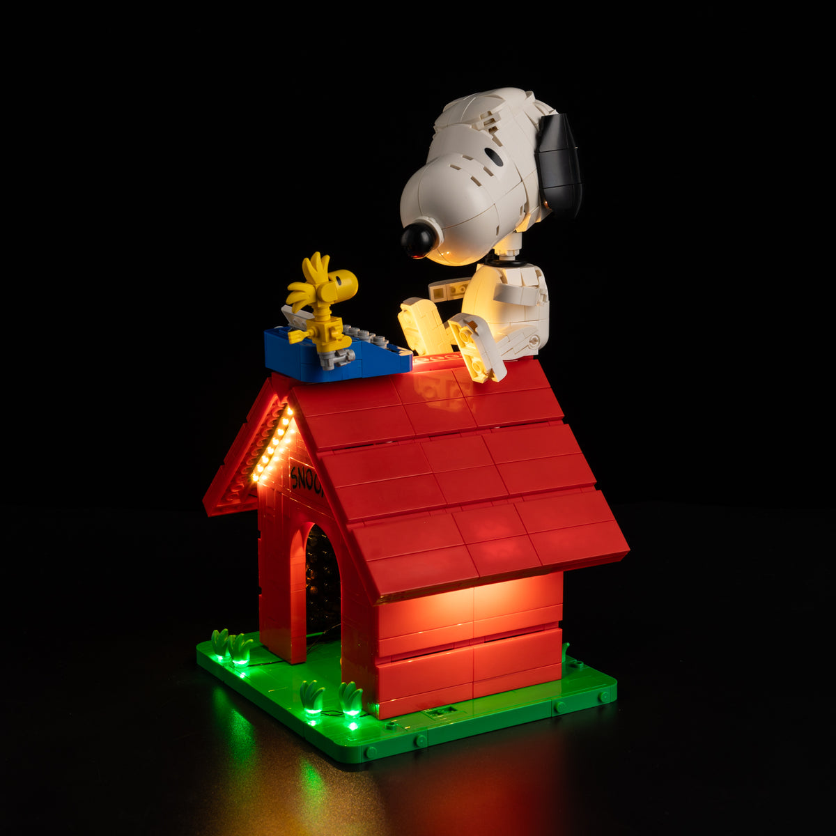 Light Kit for LEGO® Peanuts: Snoopy's Doghouse 21368