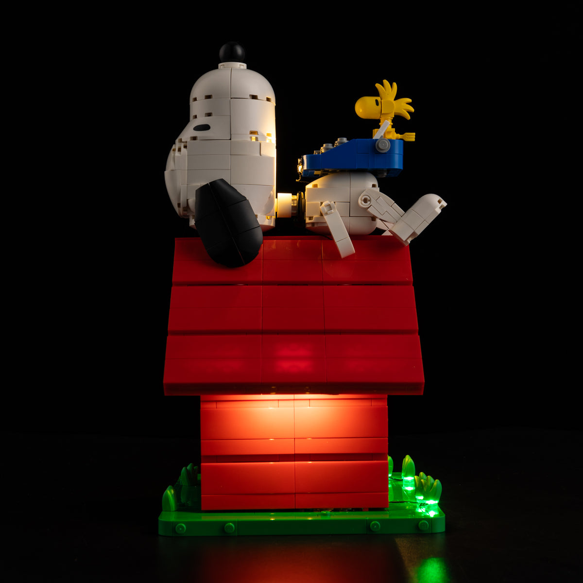 Light Kit for LEGO® Peanuts: Snoopy's Doghouse 21368