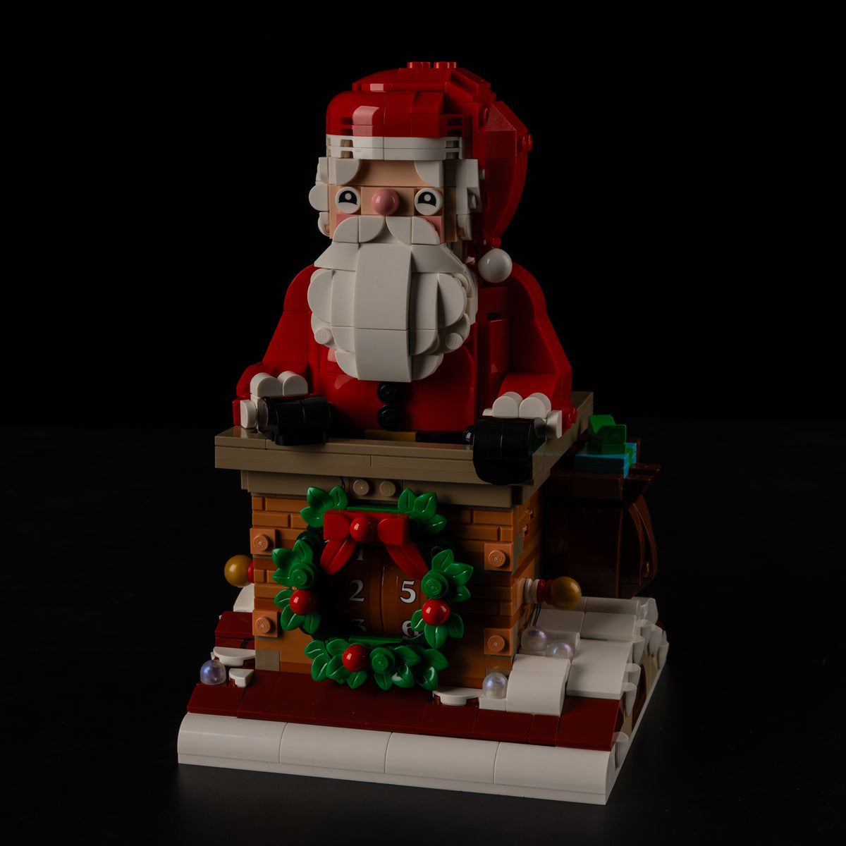 LEGO Santa's Holiday Countdown 40874 before lighting