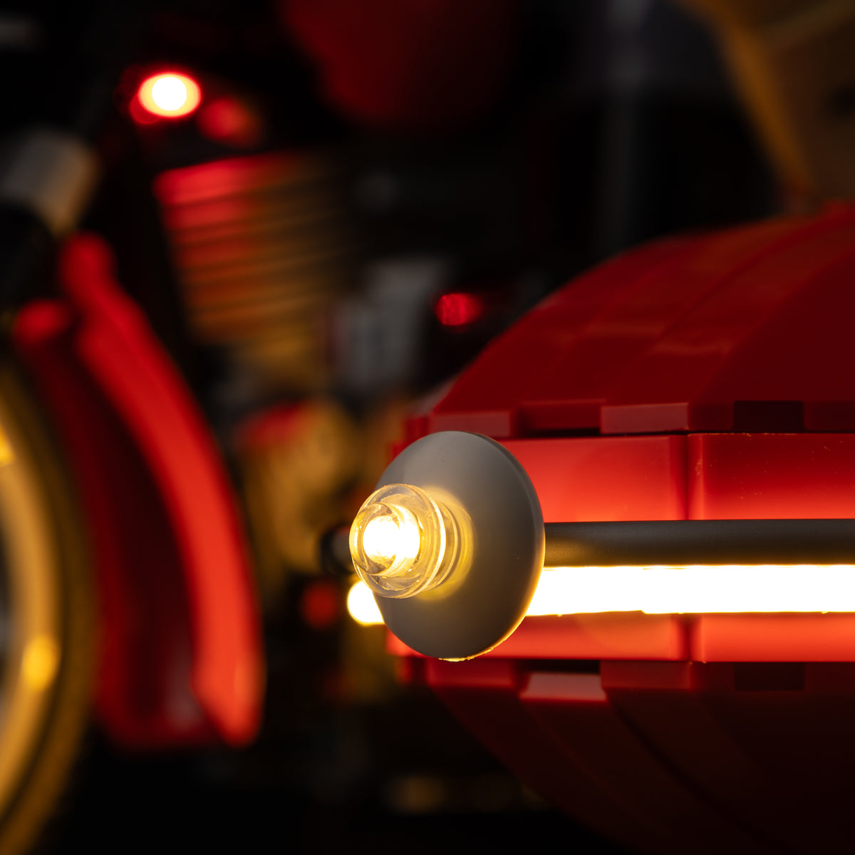 Illuminated sidecar with Gromit on the Light Kit for LEGO® Wallace & Gromit 21371