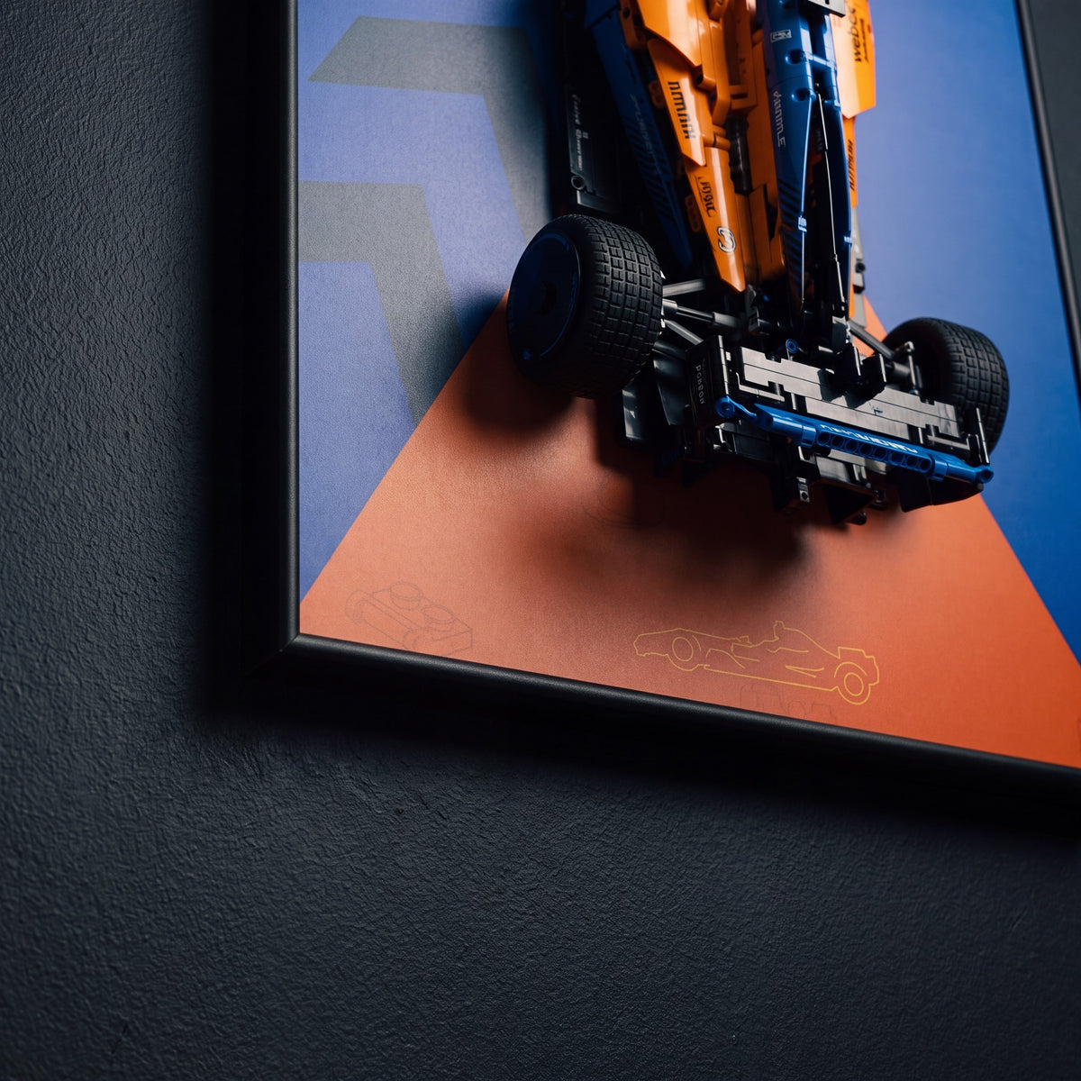 McLaren F1 42141 wall-mount macro